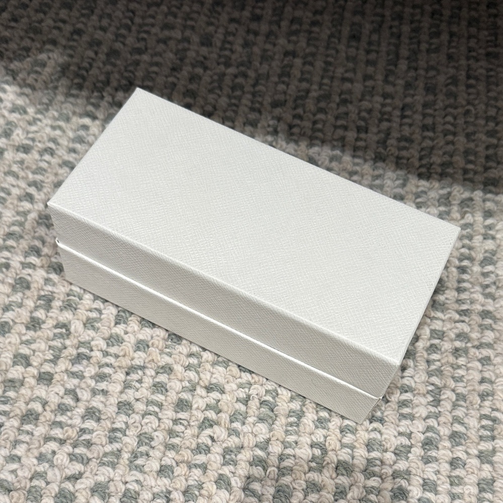 Prada White Box - Picture 4 of 4
